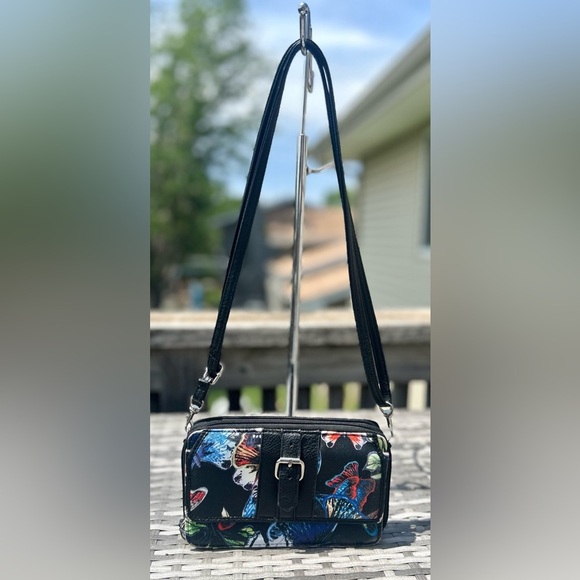 Bueno Handbags - Bueno Butterfly Zip Around Crossbody Wallet Bag w/ Detachable Adjustable Strap